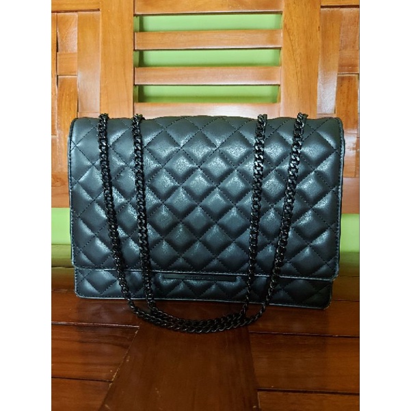 PRELOVED 100% ORI STORE TAS SELEMPANG TAS BAHU CHARLES N KEITH ULTRA MATTE BLACK