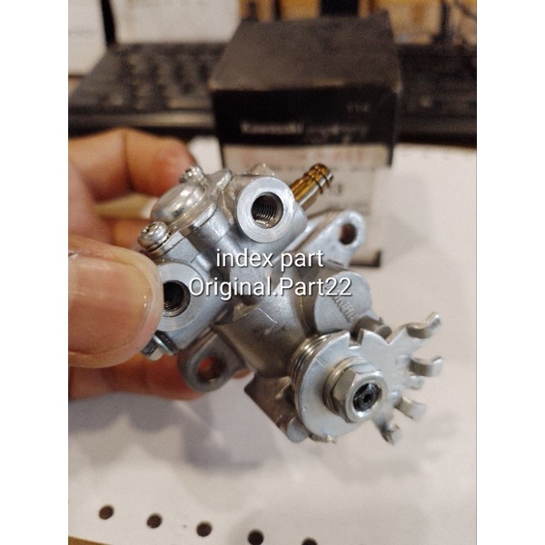 POMPA OLI SAMPING KAWASAKI NINJA 150 SS R RR ORIGINAL KAWASAKI 16082-0710 16082-1113