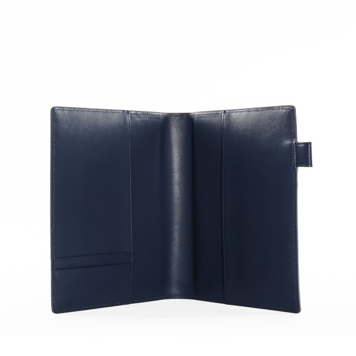 

Note Papermark X Nama A5 Leather Notebook Navy Blue
