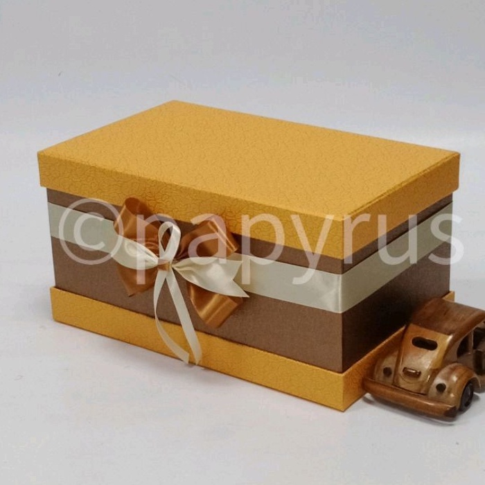 

PAPYRUS Sandwich 15x25 Tinggi 13cm Kotak Kado Gift Box Hadiah