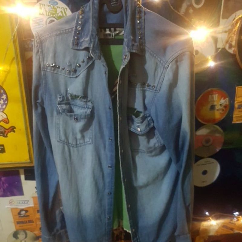 zara man ripped denim kemeja embos second