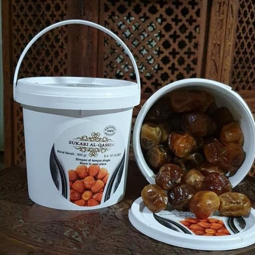 Premium Kurma Al Qasim Kemasan Ember - Al Qassim / Al Qaseem