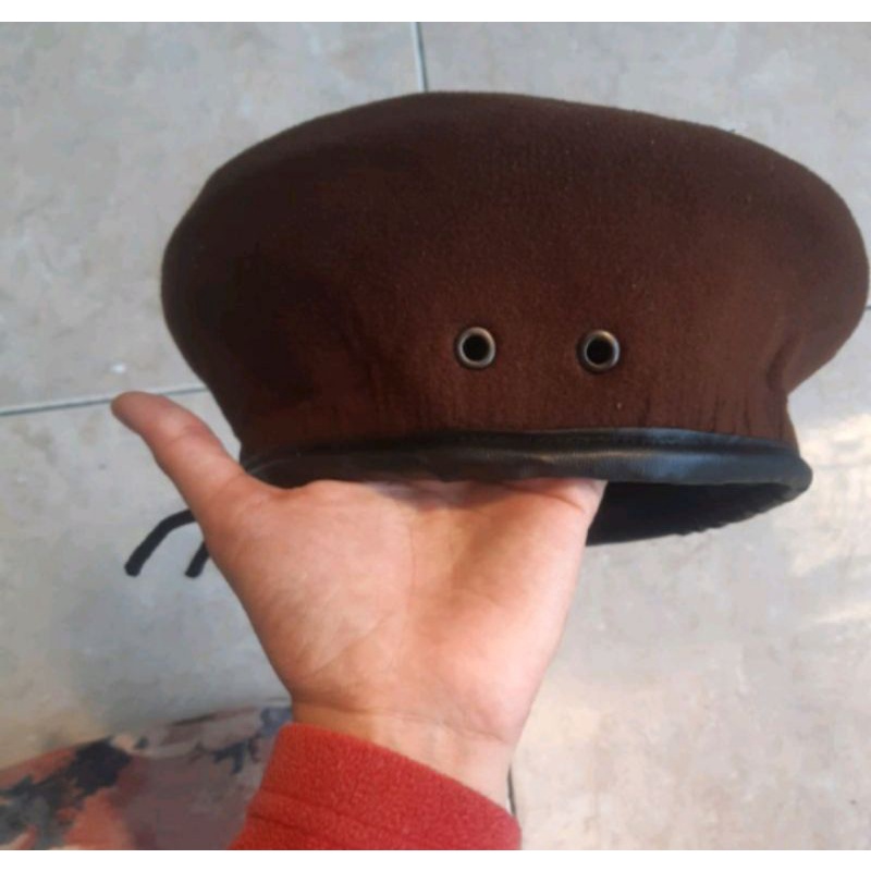 Topi baret Pramuka standar Polri