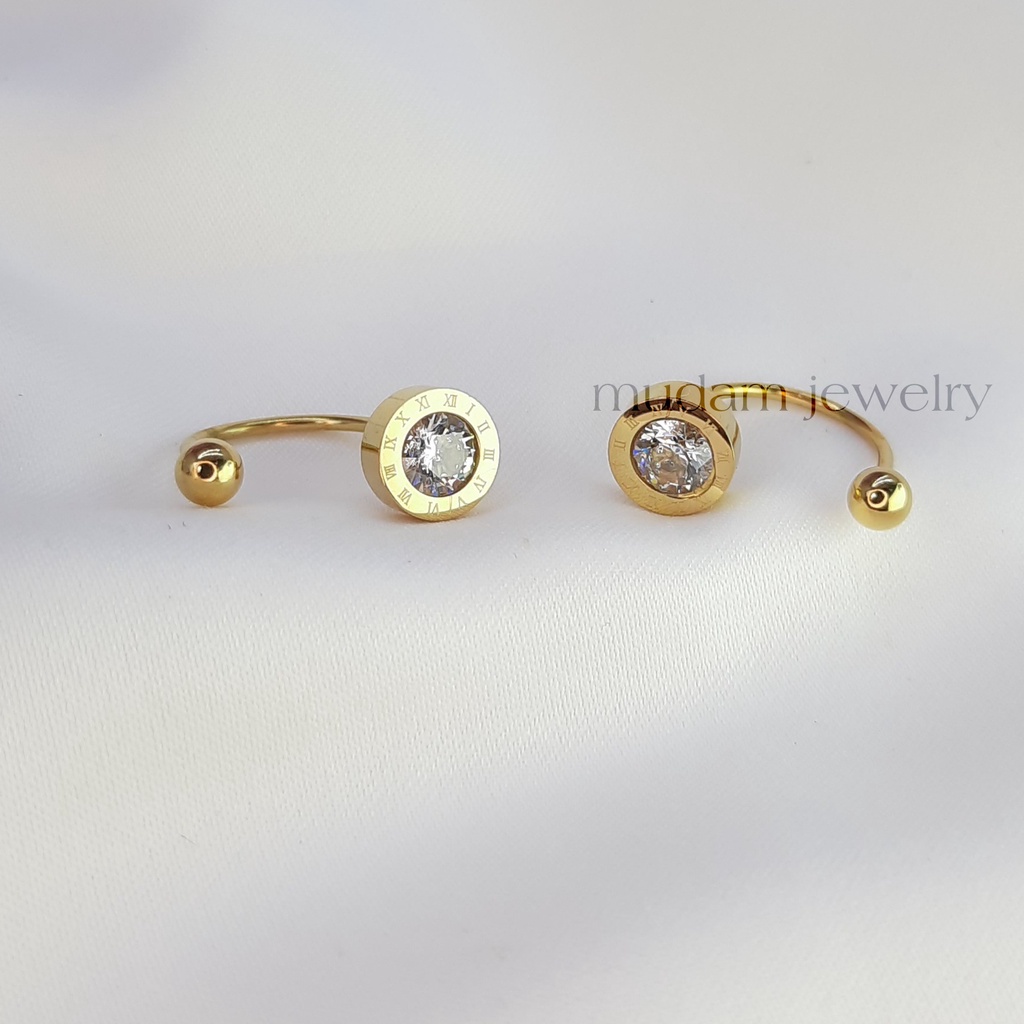 Anting Tusuk Putar Cubic Zirconia Artifisial Angka Romawi