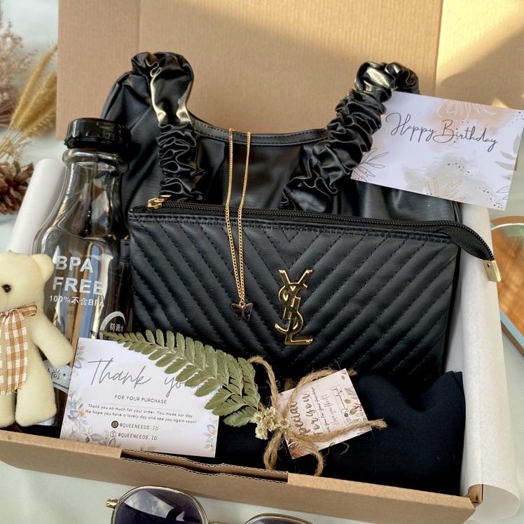 

HOT SALE D925 1.1 Sale | Hampers Giftbox Alea Black Series | Giftbox Hampers Natal | Hampers Christmas | Kado ultah cewek | Kado Wisuda | Kado Wedding ↬