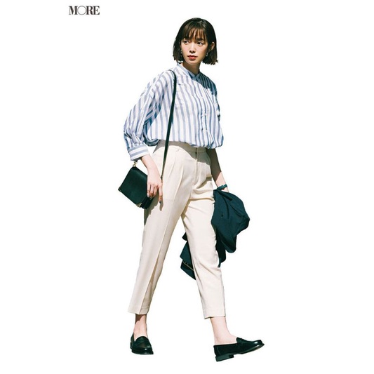 kemeja garis garis putih biru