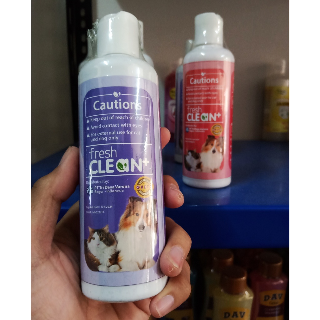 Clean Plus 250 ml Perawatan Kucing Grooming