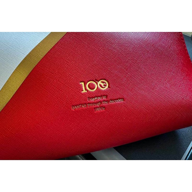 TAS AMENITY QANTAS 100 BUSSINES CLASS