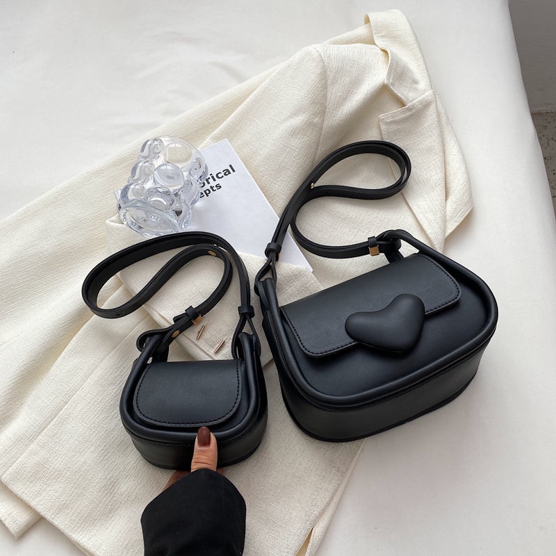 Red Tekstur Niche In All-Match One-Shoulder Ketiak Tas Wanita Musim Panas 2022 Baru High-End Messenger Tas Kecil persegi Tas