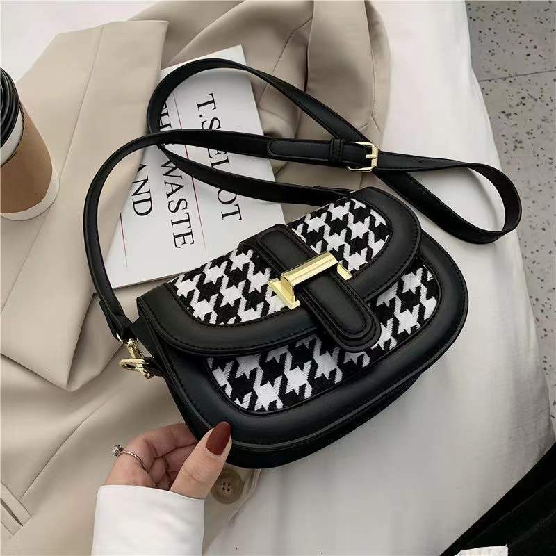 Red Tas wanita baru 2022 gaya panas lintas diagonal siswa all-match in ponsel tas kecil tas persegi kecil high-end musim gugur dan musim dingin