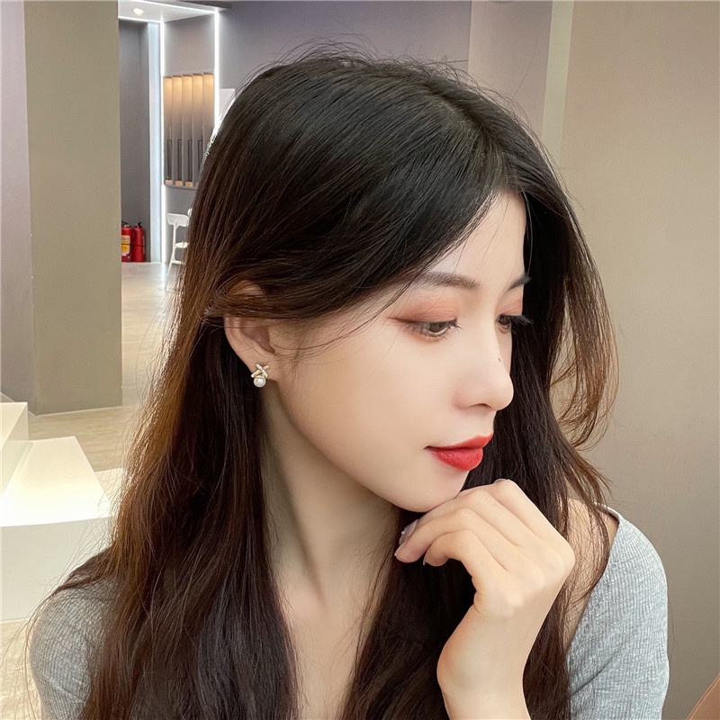 Korea Sederhana Elegan Salib Baja Titanium Wanita Fashion Perhiasan S925 Perak Berlapis Emas Zirkon Mutiara-Anting Pejantan Telinga Buatan