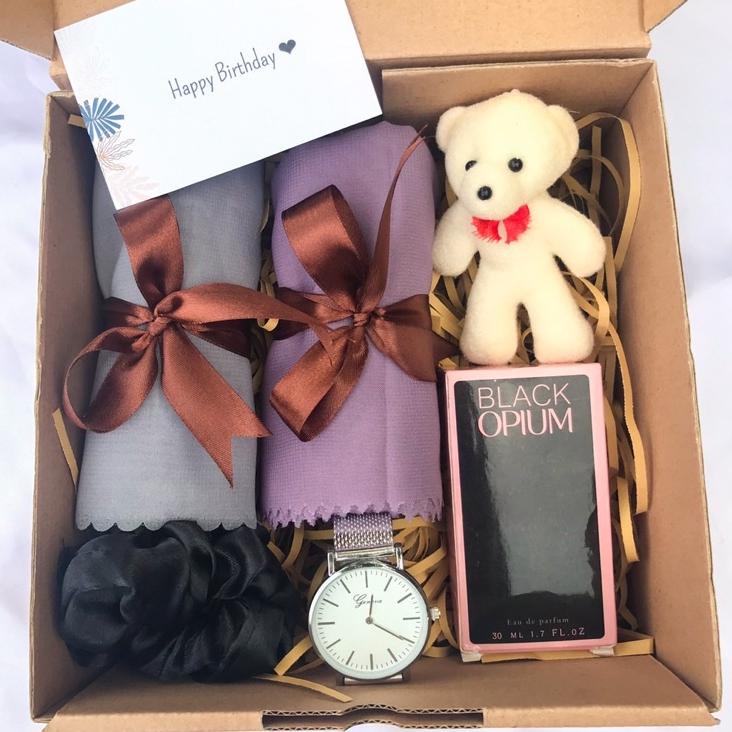 

➧ [PART 2] GIFTBOX HIJAB / KADO CEWEK / KADO PACAR / HAMPERS RAMADHAN / HAMPERS HIJAB JAM SCRUNCHIE PARFUM CARD HOLDER ●