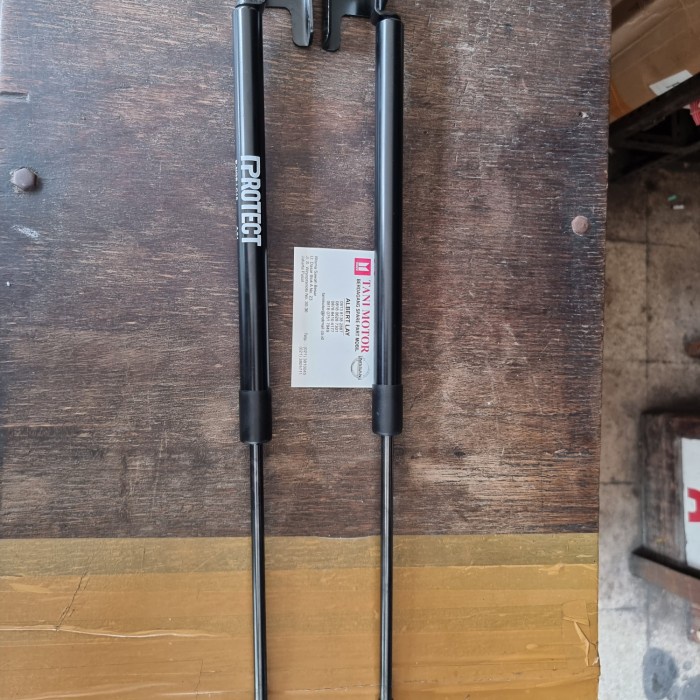 Shock Bagasi Kaca Nissan Terrano