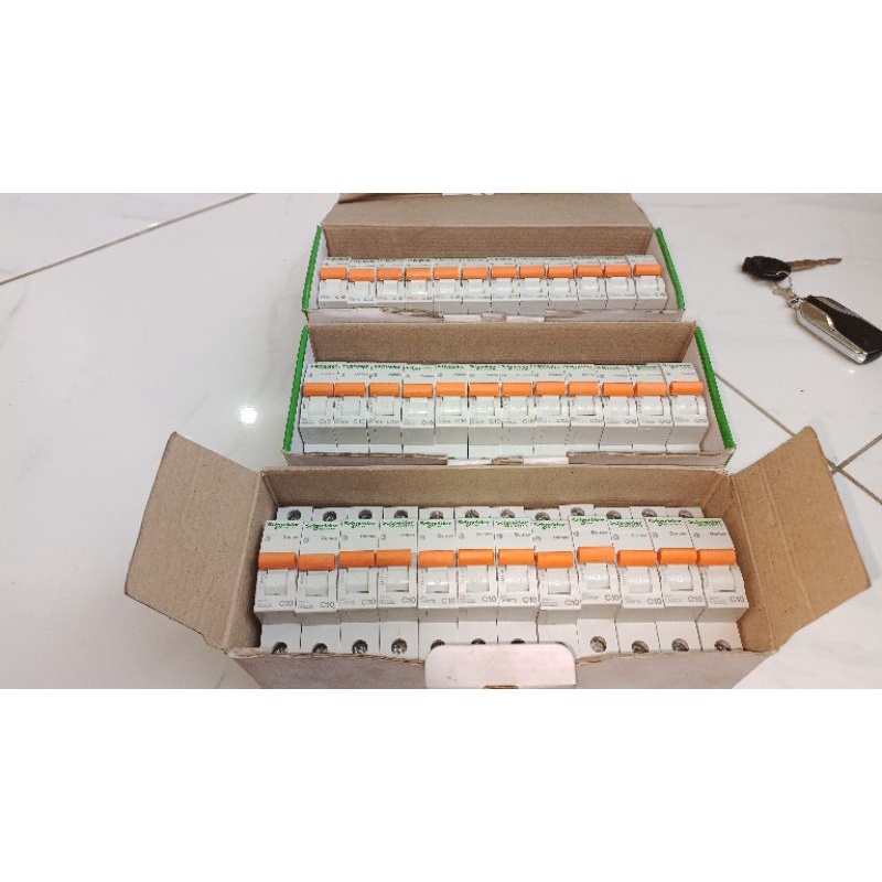 mcb schneider domae c10