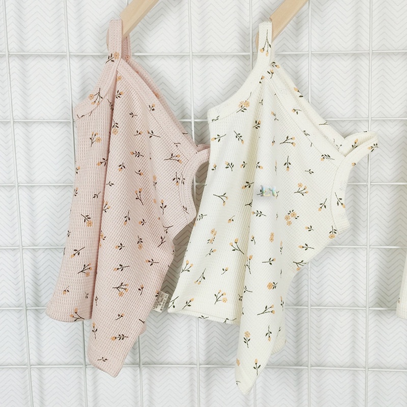 LNR Shop Kids Summer Setelan Baju dan Celana Pendek Peekaboo Korea Bayi Anak Perempuan Baju Santai Floral Ribbed Cami 1-5 Tahun Baju Santai Baju Tidur Musim Panas Bahan Halus Dingin Sling Waffle Suit Versi Korea