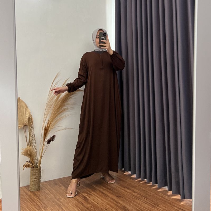 GAMIS DASTER POLOS LENGAN PANJANG SEMATAKAKI