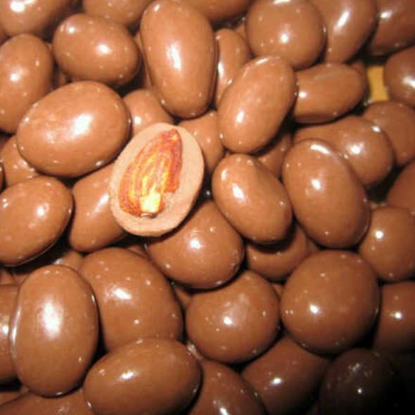 

kodet0T4f 500 gram coklat isi almond / choco almonds