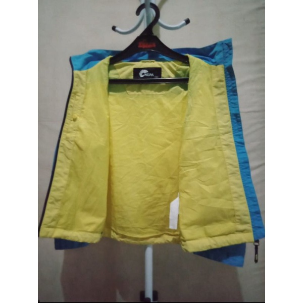 Preeloved Jaket Outdoor NEPA second