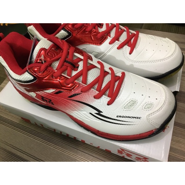 Sepatu Badminton RS Super Liga SL 800 white/red.