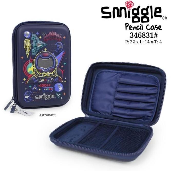 

SMIGGLE TEMPAT PENSIL GAMEBOY BLACK GOLD ASTRONAUT ASTRONOT SPACESHIP UH654OIK