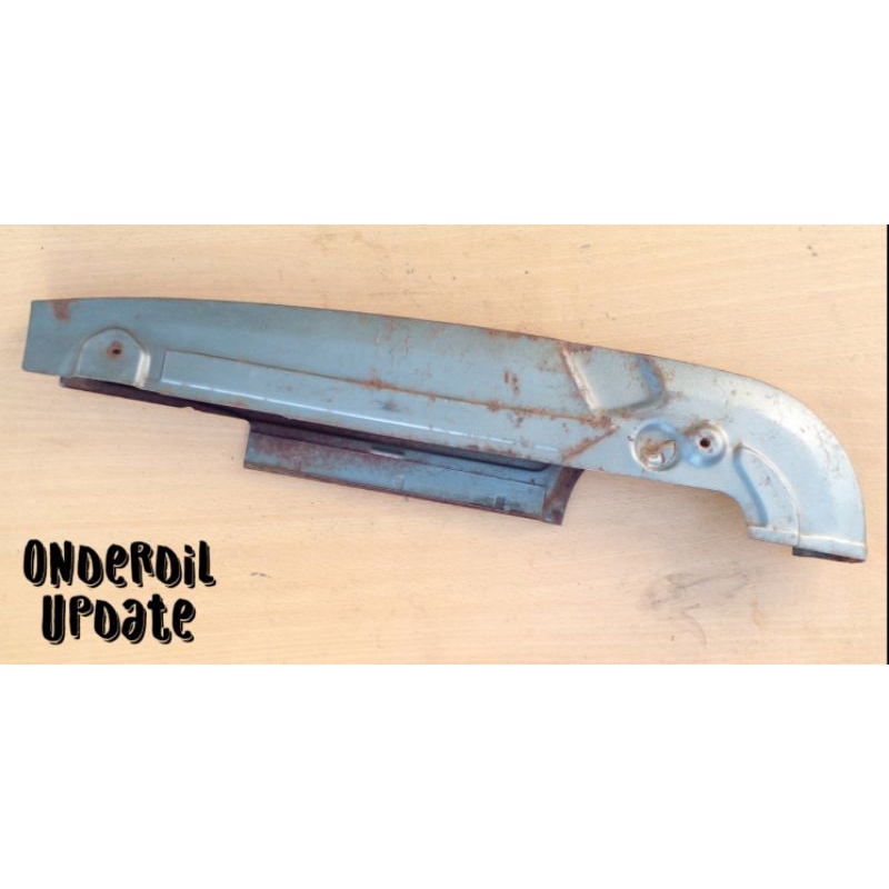 Katengkas tutup rantai motor Yamaha Alfa Silver Sebelah Atas Original