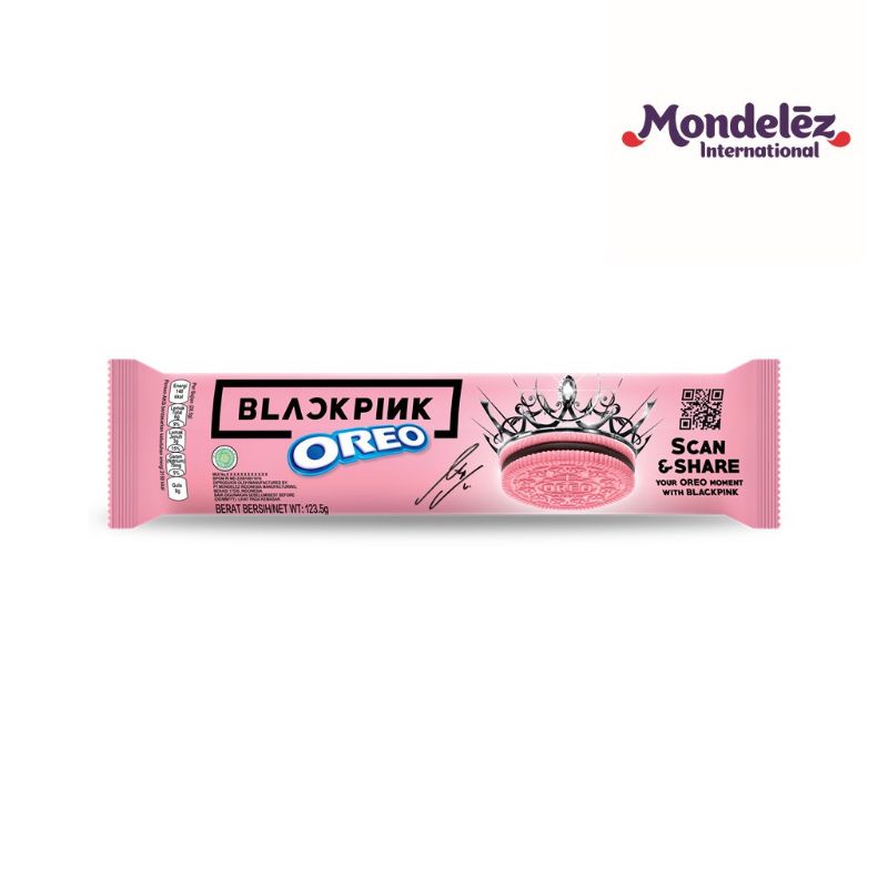 

Oreo Roll Cookie Strawberry With BLACKPINK 123.5g [Lemited Edition]