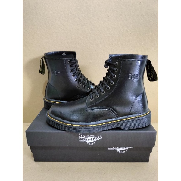 BOOTS PRIA 8 HOLE / SEPATU  DR.MARTENS / SHOES KASUAL TERLARIS UK 36-45