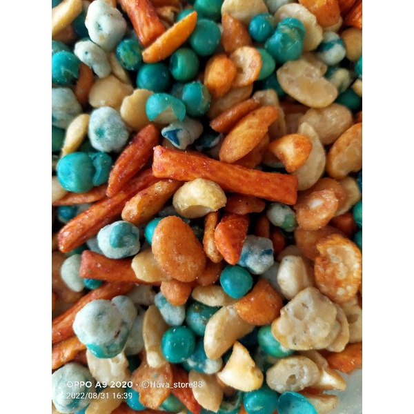 

KACANG MIX.. ISI 500GR