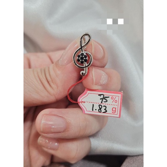 Liontin emas 75 kunci g