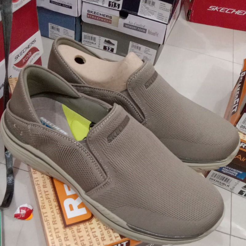 Sepatu Skechers Demar 204365