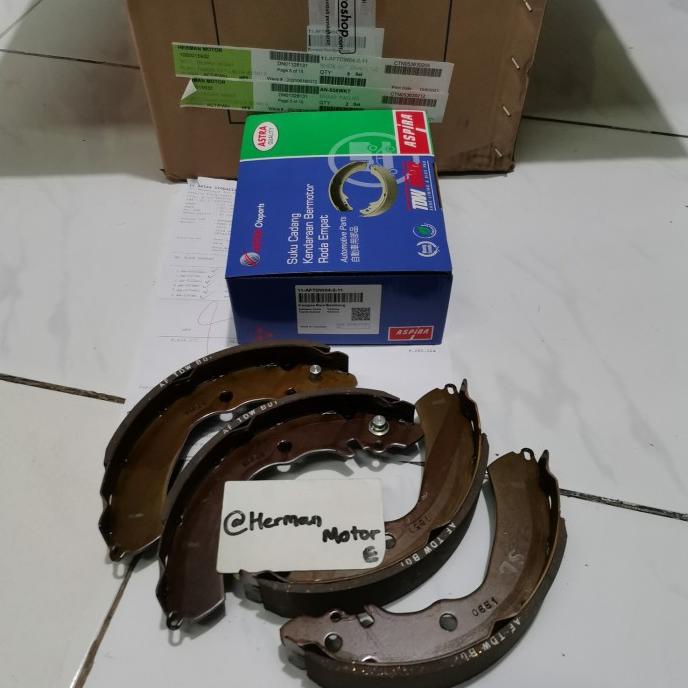 Kampas Rem belakang TDW akebono Avanza - Xenia Brake shoe Original