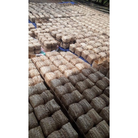 

Besek Bambu 13x13 Hampers Eceran dan Grosir