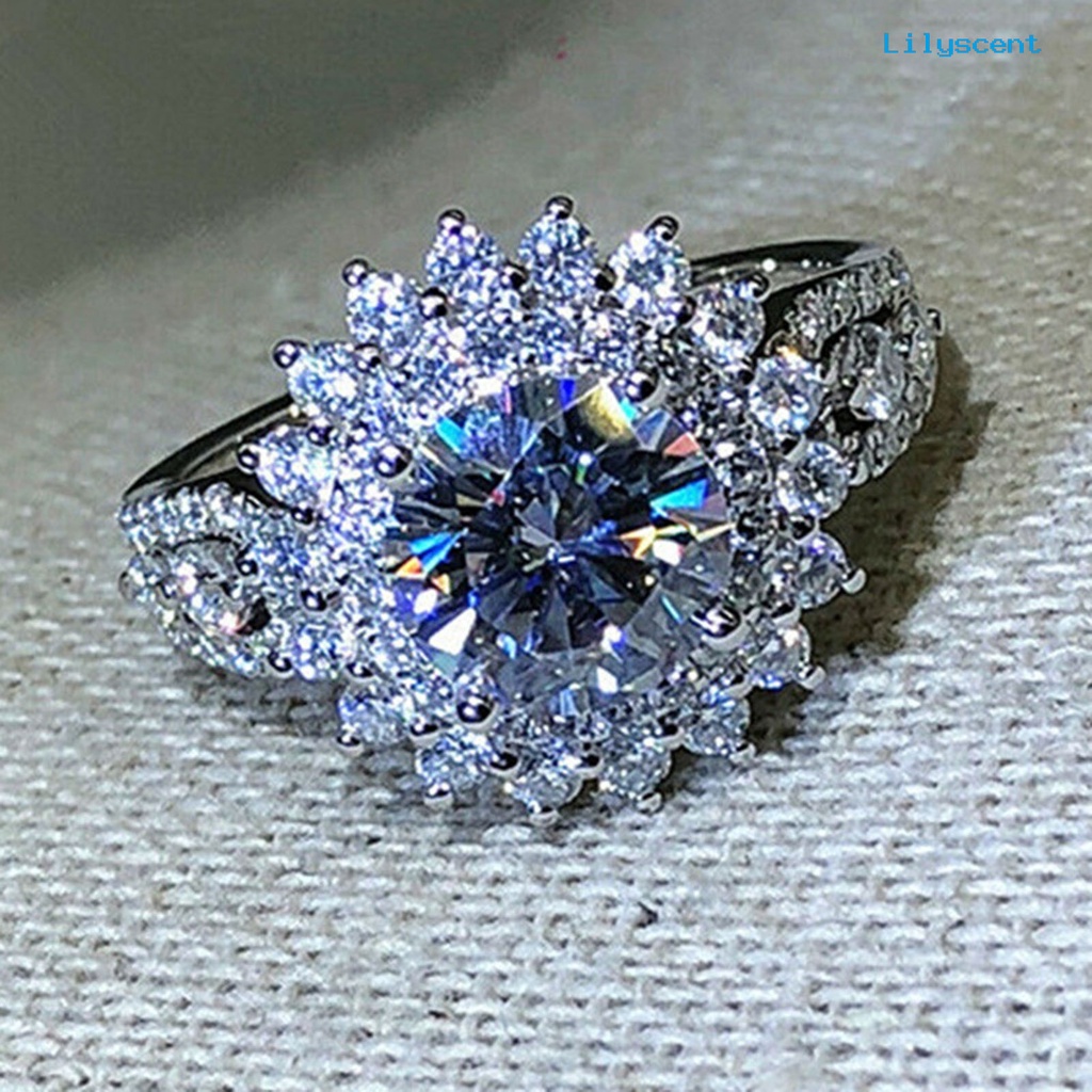 [LS] Cincin Wanita Bentuk Bunga Berlian Imitasi Perhiasan Ringan Fashion Penampilan Cincin Jari Untuk Pernikahan