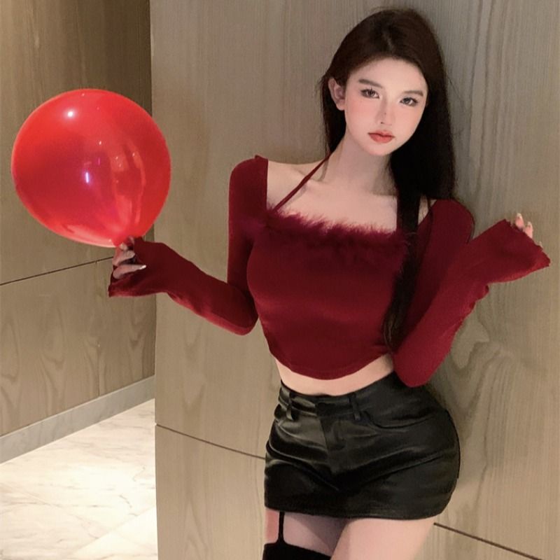 Red Unik chic top wanita musim semi dan musim gugur gaya one-shoulder menggantung leher gaya barat kemeja bottoming pendek seksi rajutan merah