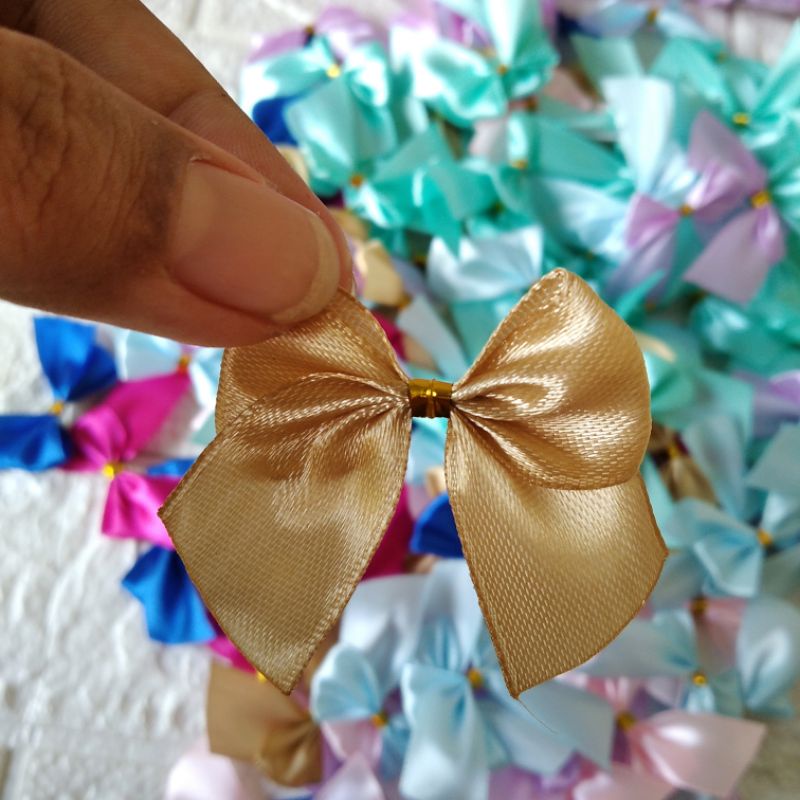 

50pcspita satin 2cm /pita satin murah / pita souvenir/ pita tempel / pita langsung jadi