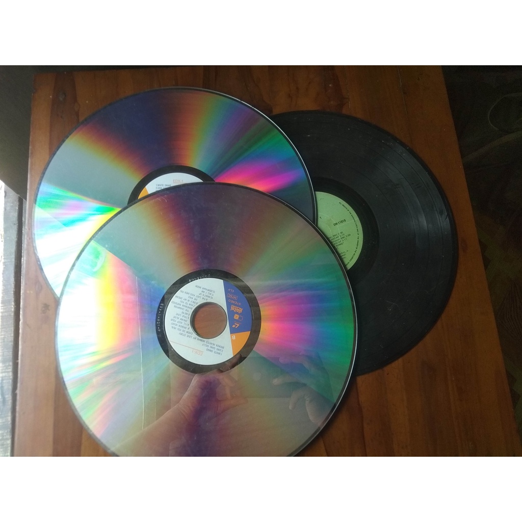 KASET LASER DISC BERISI LAGU LAGU BARAT - KASET JADUL ORIGINAL