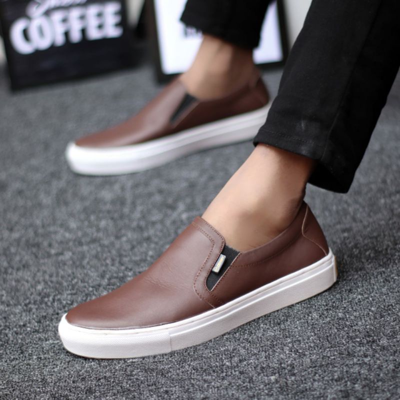 Sepatu Casual Pria Sneakers Tanpa Tali Slip On Kulit Asli Slop Santai Main Kerja Kuliah Murah