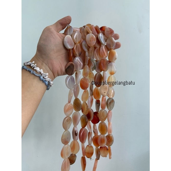 batu alam Penden simba oval putih orange carnelian pipih 3 x 2 cm akik