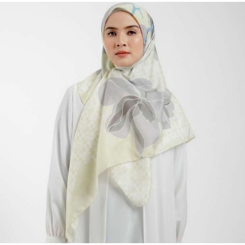 Hijab Segi Empat Syari Elzatta Kaila Overlay Flower