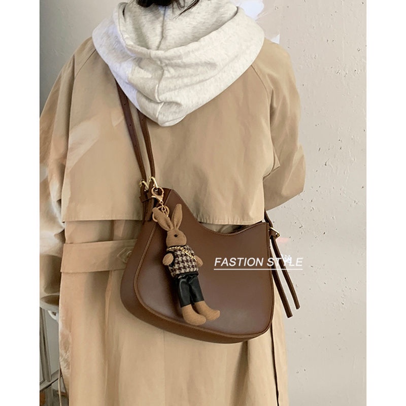 Red Serbaguna in Messenger tas wanita 2022 mode trendi baru retro ketiak tas Perancis tas pelana bahu minoritas