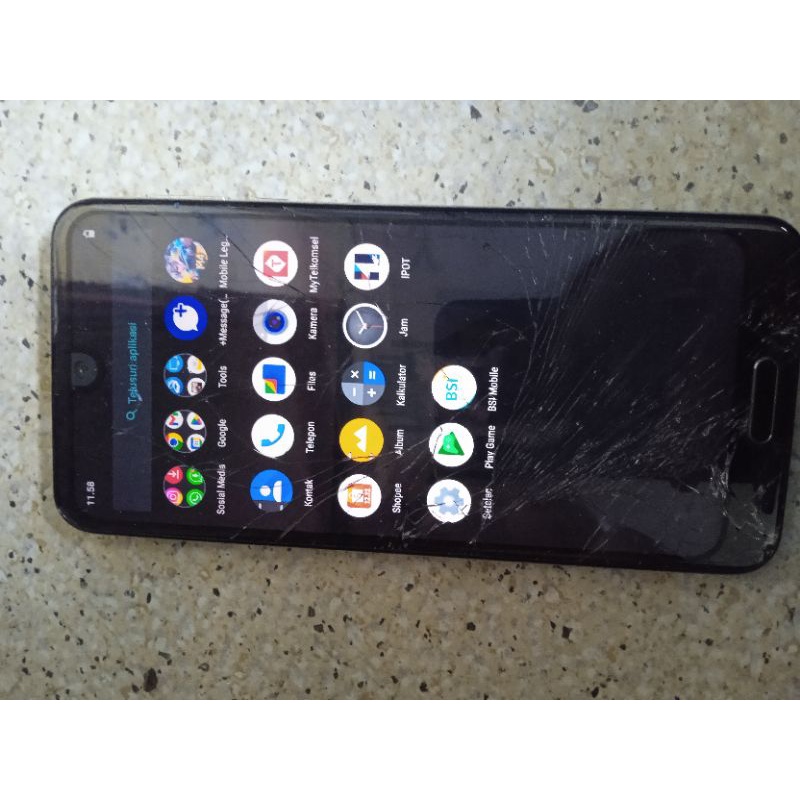 Sharp Shv42 (Aquos R2) Ram 4/64 GB Touchscreen pecah tpi bisa disentuh (net)