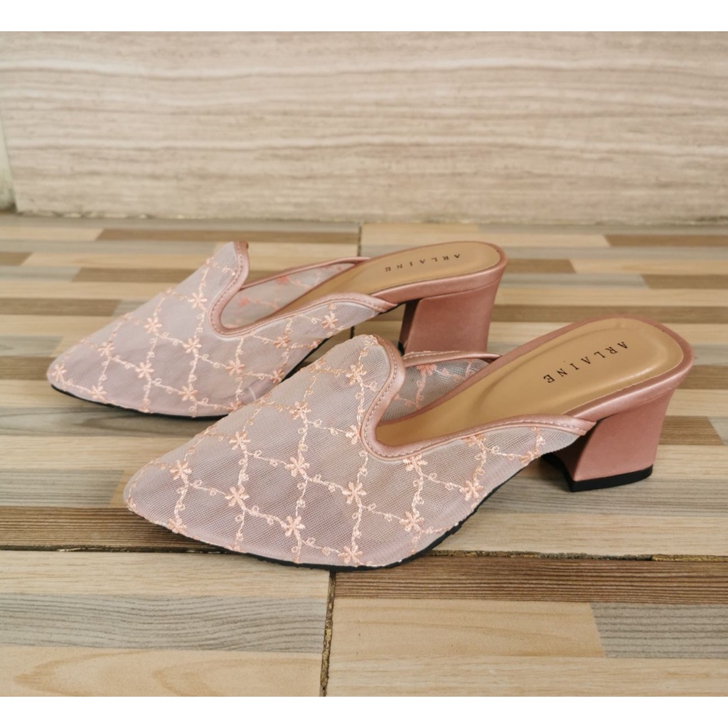 Arlaine Arsyila Sandal Heels Brukat / Sandal Heels 5cm / Sandal Heels Wanita