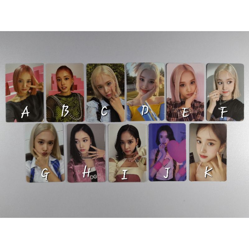 ALBUM SIGNED STAYC YOUNGLUV