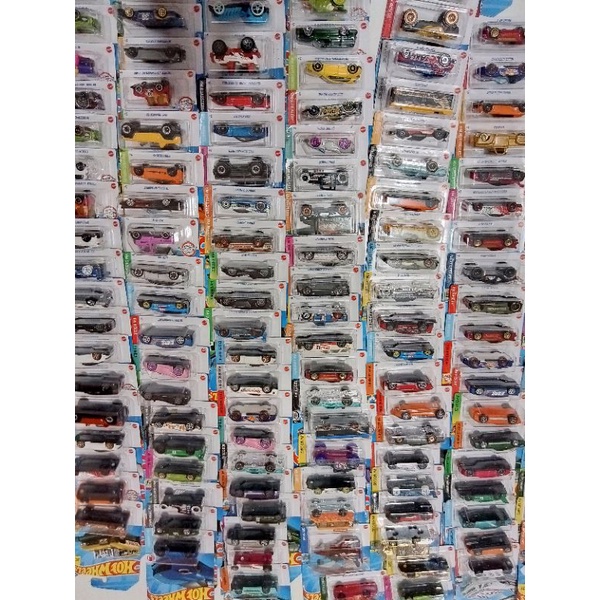 hot wheels sortiran 50.000 dapat 3pc.dikirim random.