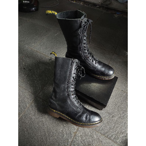 dr.martens 14 hole