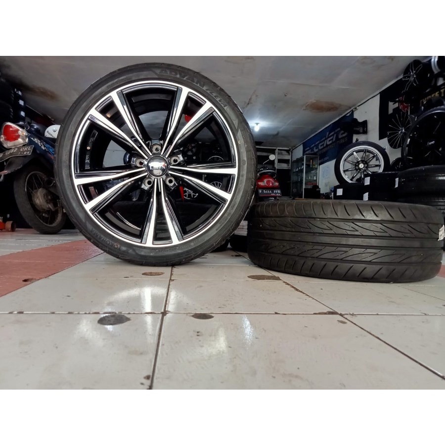 Velg Mobil Bekas Seken Ring 18 Lubang 5 STONE HSR R18 Lebar 8 ET45 BAN 225 40 R18