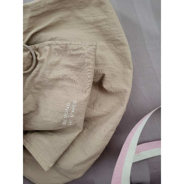 BTV preloved beyond the vines dumpling bag khaki size XS