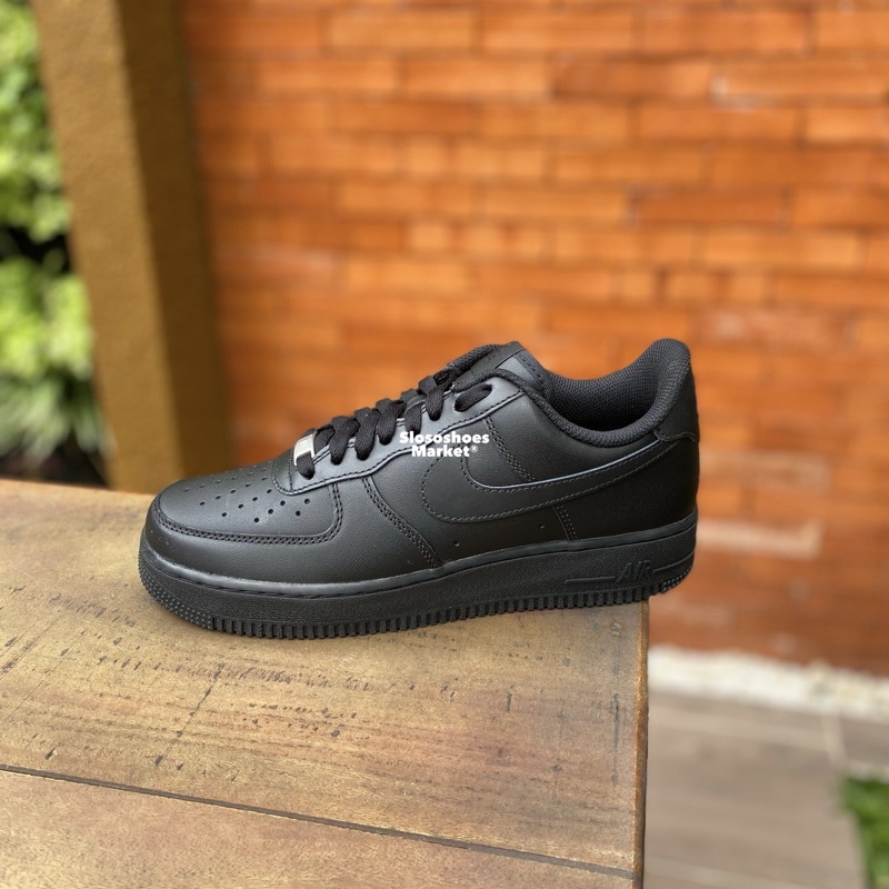 Nike Air Force 1 - Triple Black