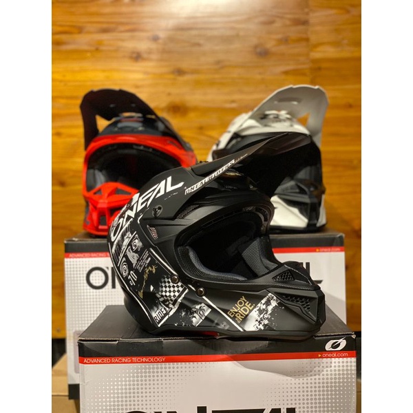 HELM TRAIL HELM TRABAS, ONEAL SERIES 5 POLYACRYLITE SQUADRON V22