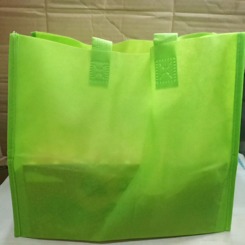 

Tas Spunbond Jahit Kue Brownies 32 x 27 x 26 cm 12 pcs / 1 Lusin